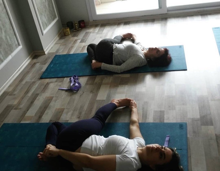 Stüdyoda Yin yoga · 2018